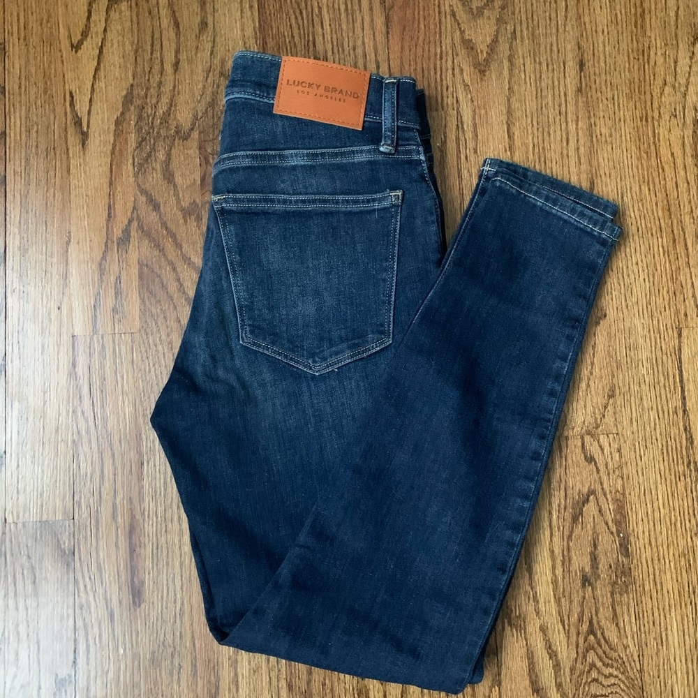 Lucky brand blue jeans size 6/28
